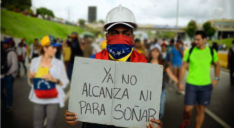 beca universitaria en Venezuela no alcanza