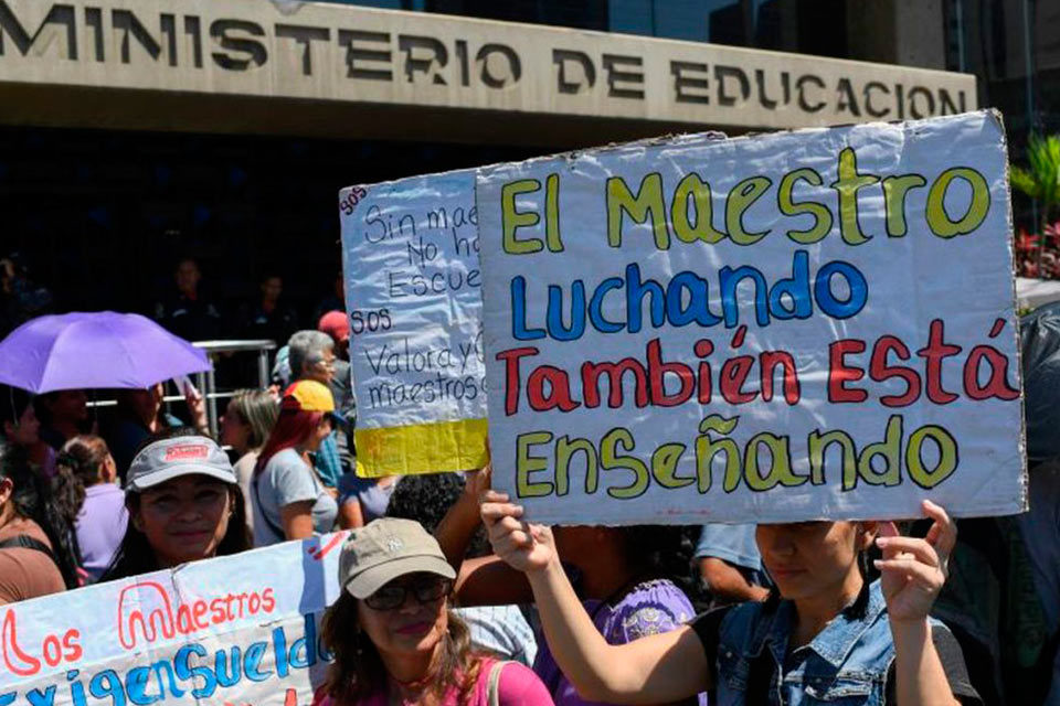 Aseguran que en Venezuela se superará la crisis educativa cuando haya institucionalidad democrática